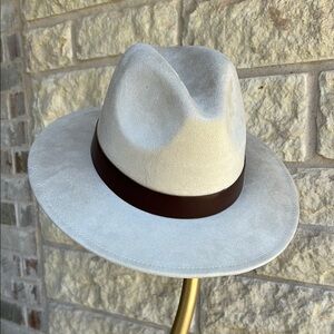 Altar’d State Cream Felt Faux Suede Fedora Hat EUC
